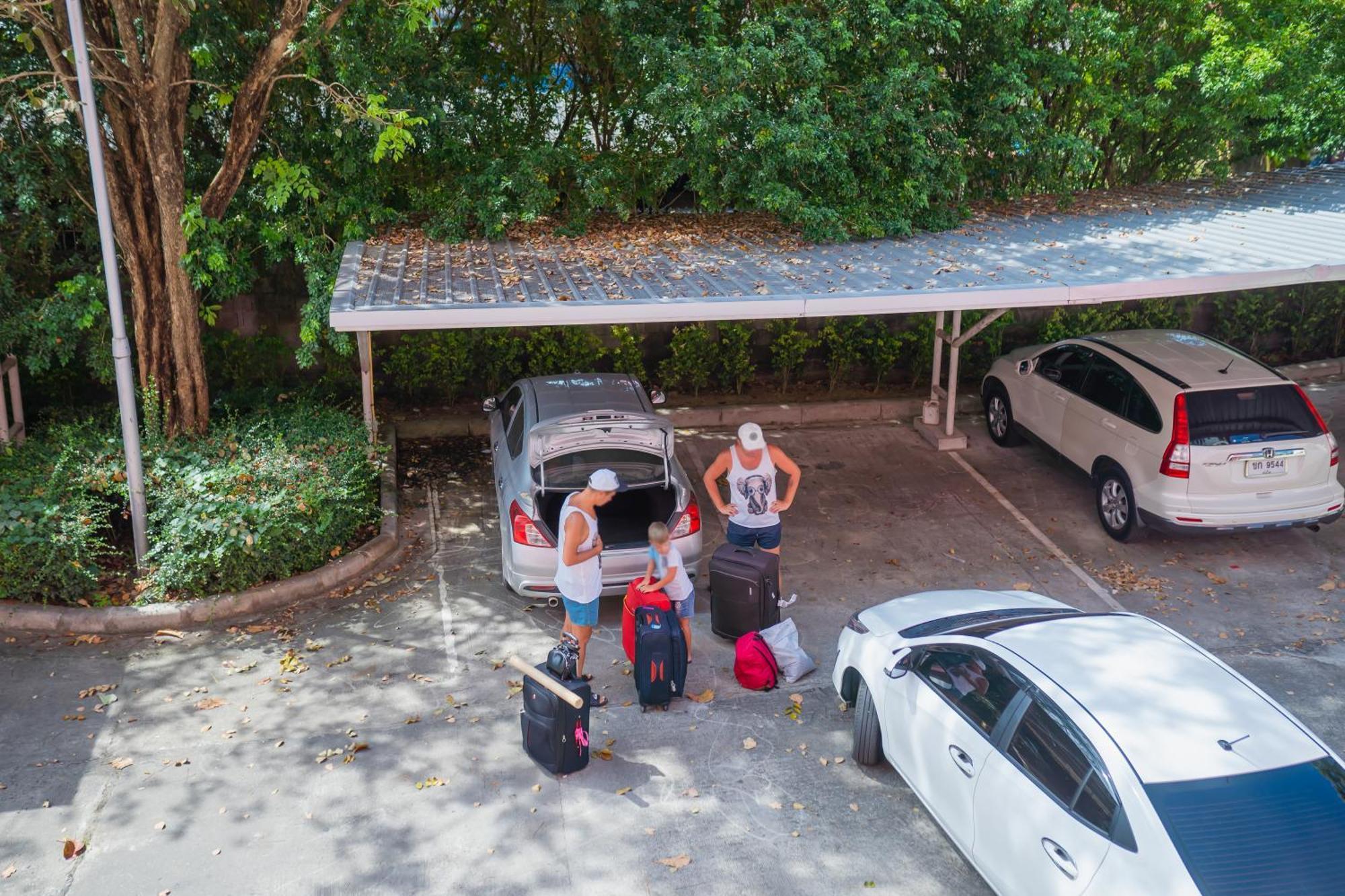 Ratana Hotel Chalong Rawai Buitenkant foto